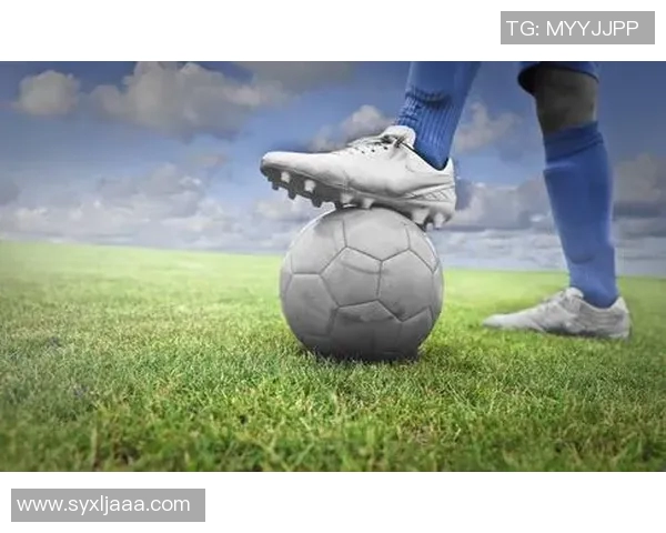 足球明星精彩瞬间集锦踩球技巧与风采完美展现